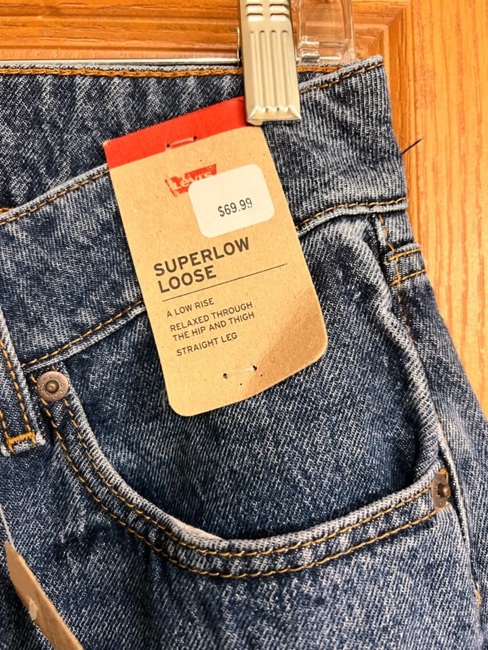 Levi's Superlow Loose Wide-Leg Jeans in Medium Blue Wash - Picture 6 of 8